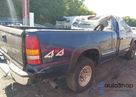 2002 Chevrolet Silverado 1500 z USA, uszkodzony, nr VIN 1GCEK14V32E229595